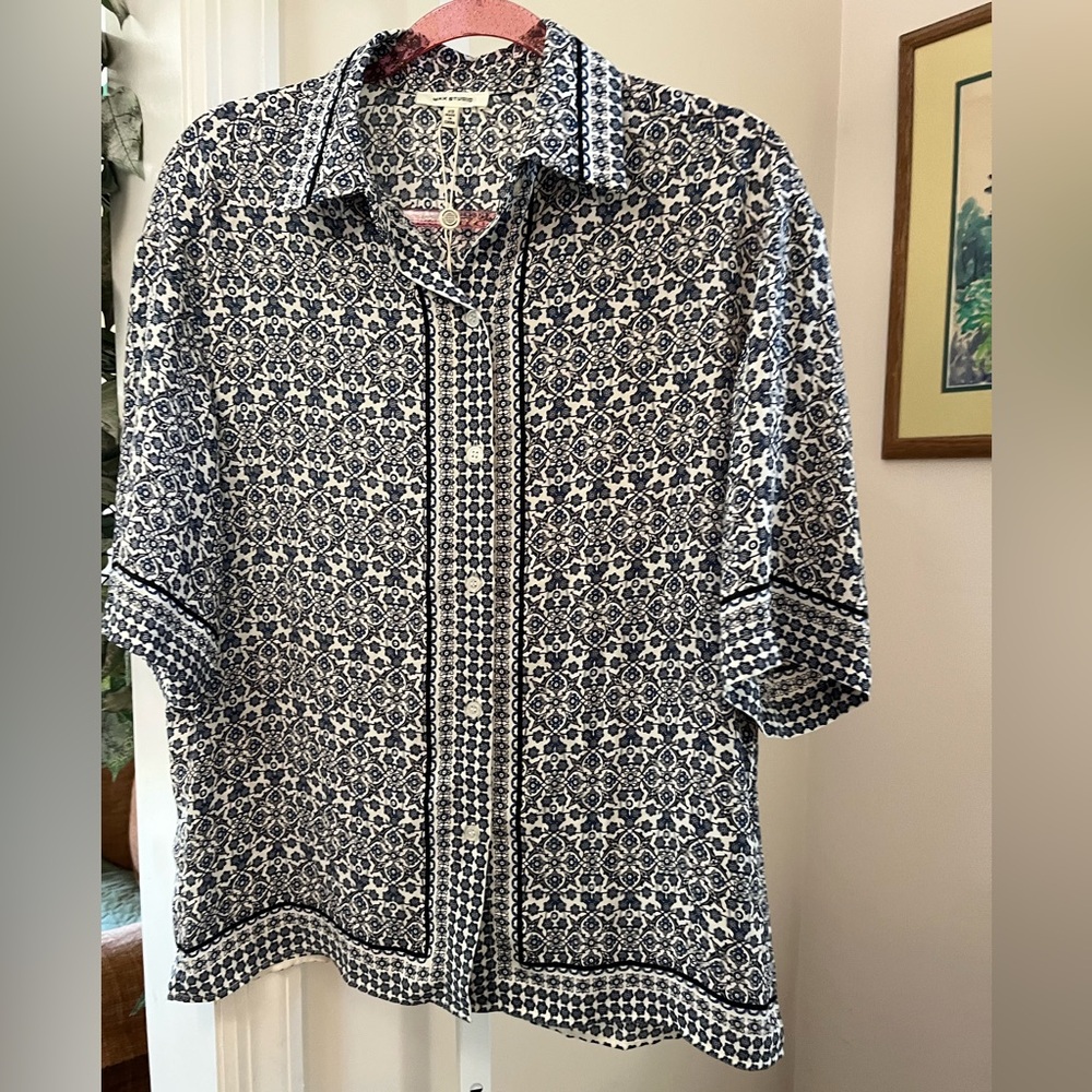 MAX STUDIOS SHORT SLEEVE BUTTON DOWN BLOUSE. SIZE XS. NWT